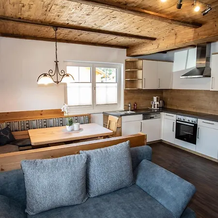 Apartment Zweimaederlhaus